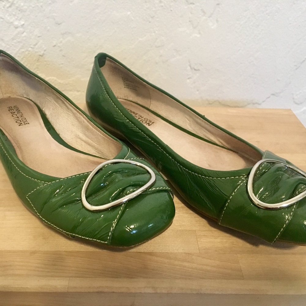 Kenneth Cole Reaction Green Flats